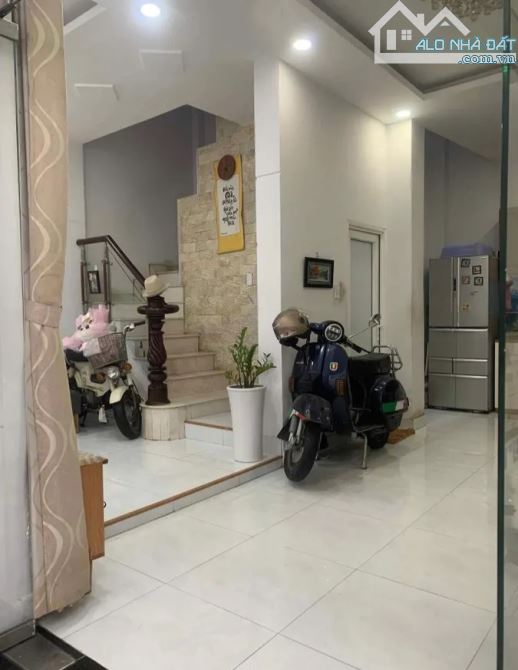 BÁN NHÀ CÁCH MT NGUYỄN VĂN TRỖI VÀI BƯỚC – NGANG 6M BỀ THẾ – 4 TẦNG BTCT. CHỈ 10TỶ NHỈNH. - 3