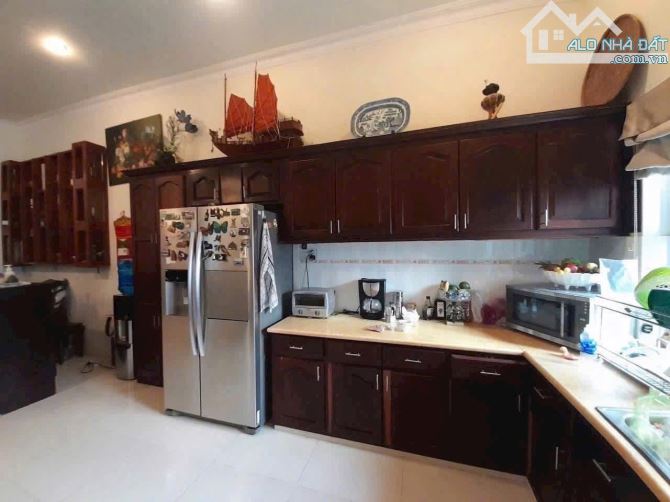 🔥VỊ TRÍ ĐẸP HIẾM CÓ TẠI TRUNG TÂM -BIỆT THỰ 2 MẶT TIỀN SÂN VƯỜN CAO CẤP - 3