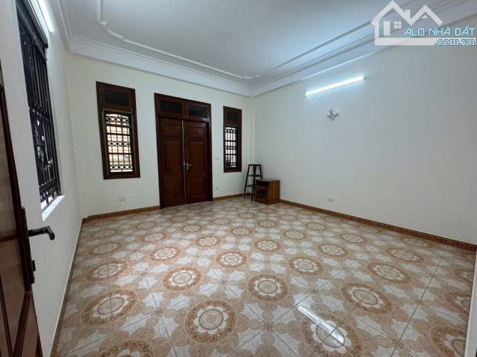 TRẦN QUANG DIỆU BÁN NHÀ - PHÂN LÔ 2 MẶT NGÕ Ô TÔ TRÁNH - VỈA HÈ KINH DOANH - Ở SƯỜNG - ÔTÔ - 3