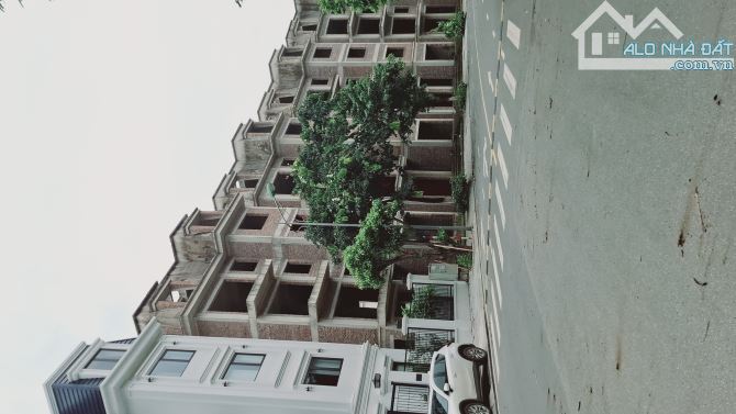 Cần bán biệt thự lideco , dt 273m , cạnh hồ , kinh doanh tốt , giá 135tr/m - 3