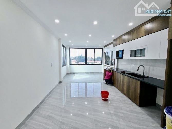 HOÀNG QUỐC VIỆT PHÂN LÔ 8 TẦNG KINH DOANH - 3