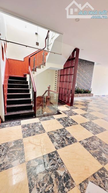 NHÀ 4 MÊ MẶT TIỀN ĐƯỜNG ĐẶNG THUỲ TRÂM GẦN NGÃ 3 LÊ DUẨN - Loctran - 3