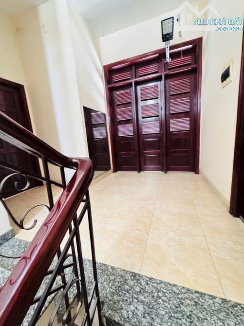 BIỆT THỰ SÂN VƯỜN DT KHỦNG 493m2 , MẶT TIỀN ĐƯỜNG, CHỈ 33tr/m2 - 3