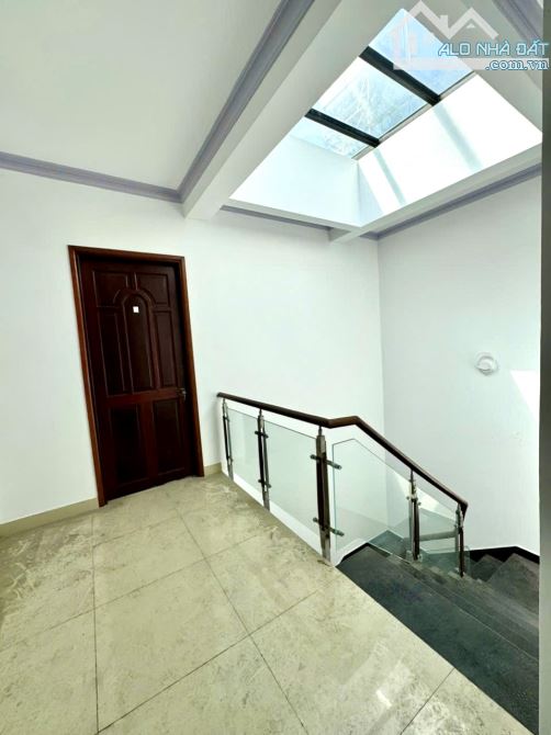 Bán Nhà 1 Hầm + 4 Tầng Mặt tiền khu VIP An Khánh Q2 DT: 80m2 Giá 21.3 Tỷ - 3