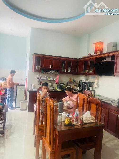 Bán Gấp Giá Rẻ Nhà MTKD Đường lê niệm Tân Phú DT Khủng 9mx18m 4 Tầng giá chỉ 13.5 Tỷ - 3