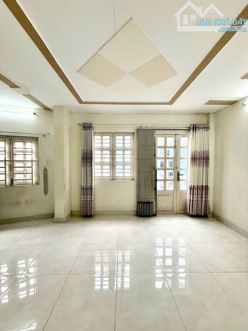 RA MT CHỈ VÀI BƯỚC CHÂN - PHAN TÂY HỒ PN – 5 x10 x 2 TẦNG - 5.65 TỶ - 3