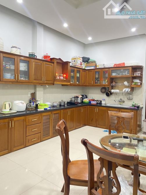 ⸻  BÁN NHÀ MẶT TIỀN HỒ TÙNG MẬU, LIÊN CHIỂU – GẦN BIỂN – GIÁ 9.5 TỶ  Thông tin chi tiết: - 3