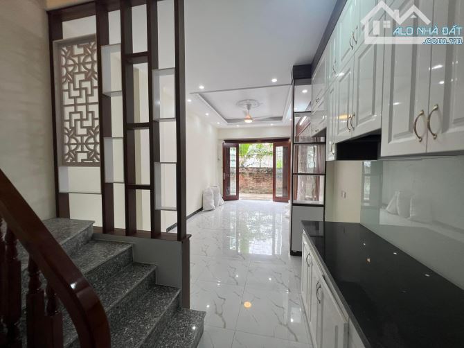 Nhà 5 tầng giá thấp nhất trong đê-Ngõ rộng.Chủ cần tiền bán gấp-Đảm bảo giá cực tốt - 3