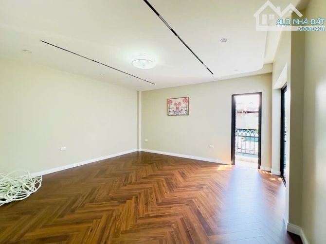 NHÀ ĐẸP PHỐ MINH KHAI – 47M² – 5 TẦNG – THANG MÁY – GIÁ 12,5 TỶ