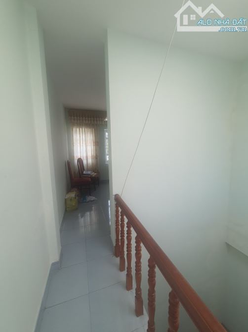 BÁN NHÀ 1 TRỆT 2 LẦU - KHU HOÀNG VĂN THỤ, P7, VT. - GIÁ 7.4 TỶ/81M - 3