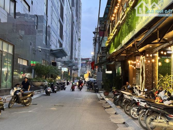 BÁN NHÀ LIỀN KỀ LÊ VĂN LƯƠNG - Ô TÔ TRÁNH - KINH DOANH - VĂN PHÒNG - 100M2 CHỈ 32 TỶ - 3