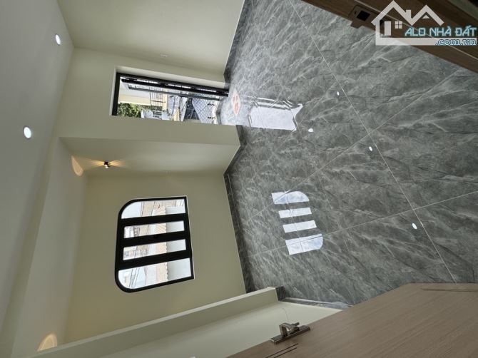 Nhỉnh năm tý nhà 3 tầng đẹp lung linh trung tâm quận 6 - 3