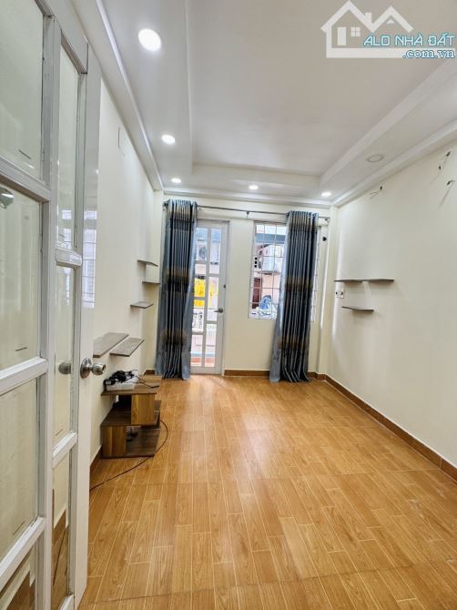 🏫😍 TRẦN HƯNG ĐẠO QUẬN 5 - 3 TẦNG BTCT- Ở TỐT - GIÁ 4.68 TỶ. - 3