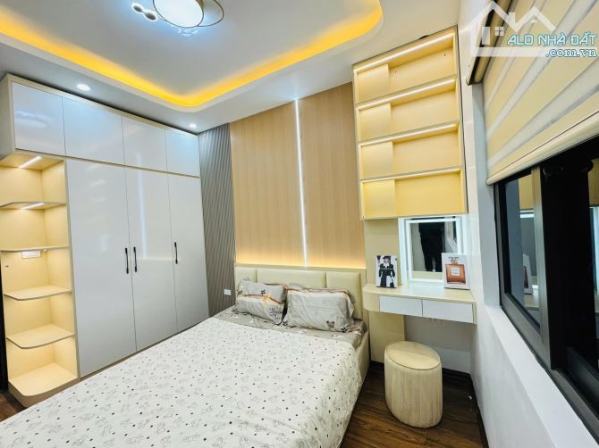 BÁN GẤP NHÀ NGUYÊN HỒNG Ô TÔ ĐỖ CỬA-2 MẶT TIỀN-NGÕ THÔNG 52M 4 TẦNG 16,8 TỶ KINH DOANH - 3
