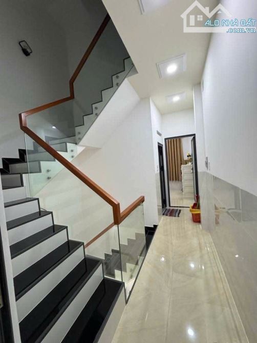GIÁ RẺ GẤP 2 THỊ TRƯỜNG – CHỈ 100TR/1m2 – NGANG HIẾM 12M - NHÀ ĐẸP, MỚI TINH – DT KHỦNG - 3