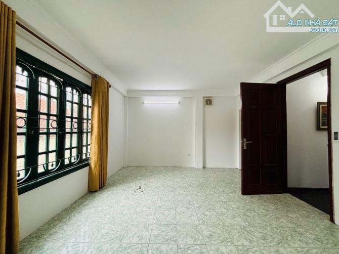 LẠC LONG QUÂN DT60/70M 5 TẦNG MT 6M-CHỈ 11,9 TỶ,MẶT NGÕ THÔNG,LÔ GÓC 3 THOÁNG - 3