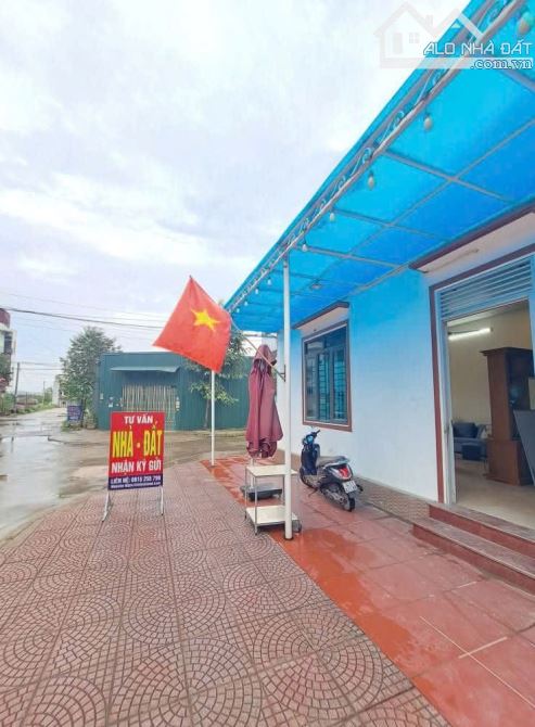 Cho thuê nhà tiện làm văn phòng - vị trí góc khu đất dịch vụ Quang Châu - 3