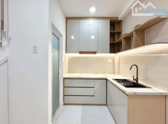 Bán Nhà Bình Thạnh, Hẻm Xe Hơi - Sát Mặt Tiền - Giáp Q1 - 3 Tầng - Vào Ở Ngay - Nhỉnh 5 Tỷ - 3