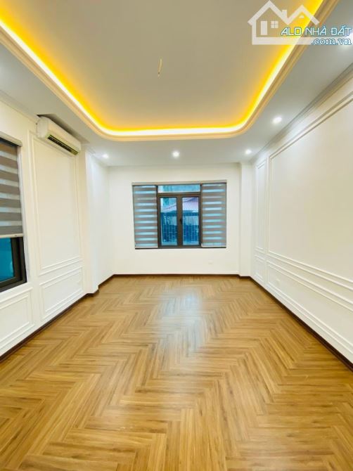BÁN NHANH PHÂN LÔ NGUYÊN HỒNG 40M MẶT TIỀN RỘNG 5,2M VỈA HÈ – KINH DOANH – TRUNG TÂM CHỈ 1 - 3