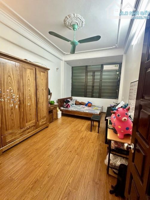 Bán nhà riêng dân cây 34m2, 5 tầng-Trịnh Đình Cửu. Ngõ thông, gần phốgì nhiều tiện ích - 3