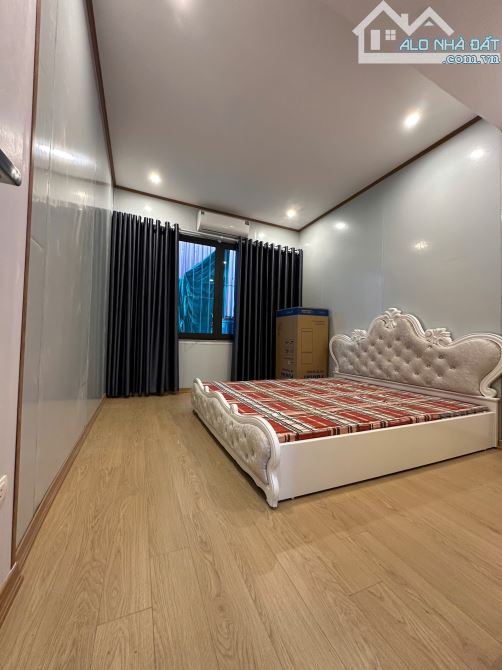 BÁN TT ĐỐNG ĐA THÁI THỊNH 50M 2 NGỦ FULL NỘI THẤT Ở NGAY - Ô TÔ ĐỖ CỬA - CHỈ 3.2 TỶ   LH - 3