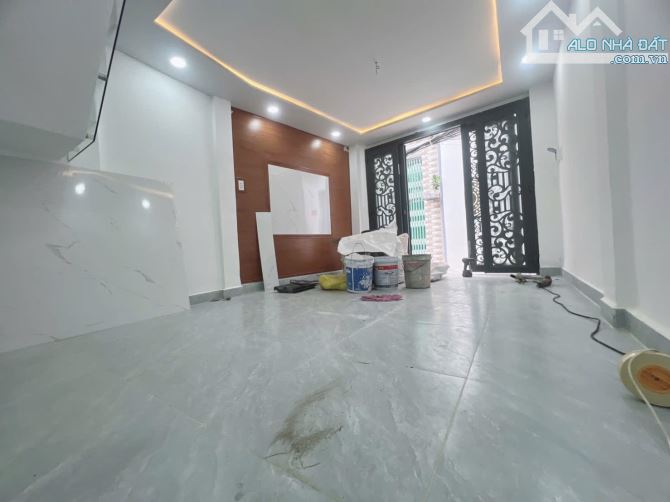 BÁN NHÀ QUẬN 4 MỚI 2 TẤM 2 MẶT TIỀN HẺM GIÁ 3 TỈ 5 SỔ RIÊNG PHÁP LÍ CHUẨN GIÁP Q1 - 3