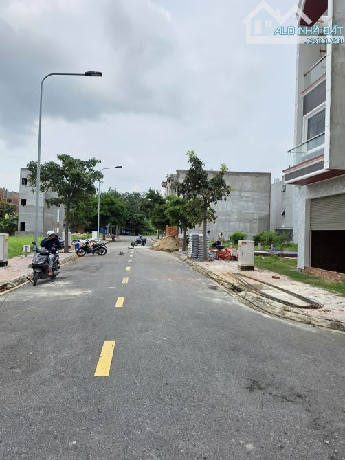 Bán nhà gần vòng xoay An Phú, p.An Phú, Tp.Thuận An chỉ 3,55 tỷ TL M7477 - 3