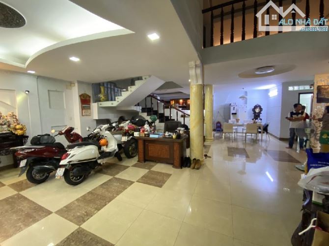 🏠 Bán nhà Trần Đình Xu Quận 1 – Biệt thự 5 tầng ngang 9.5m, diện tích 141m² - 3