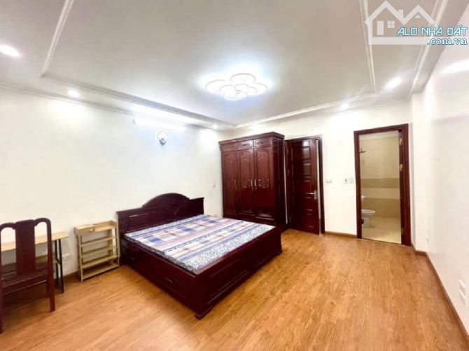 36m2, 8.8 TỶ - 10m Ô TÔ TRÁNH NGAY CỔNG - CẦU GIẤY - 3