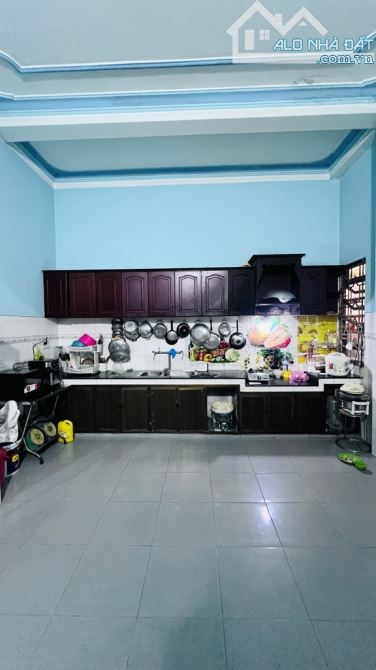 KHU CƯ XÁ TỰ DO, HXH CÁCH MẠNG THÁNG 8, TÂN BÌNH, 205M2 Ở NGAY. GIẢM 350TR CHỈ CÒN 43.5T T - 4