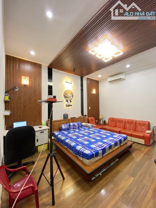 ⸻  BÁN NHÀ MẶT TIỀN HỒ TÙNG MẬU, LIÊN CHIỂU – GẦN BIỂN – GIÁ 9.5 TỶ  Thông tin chi tiết: - 4