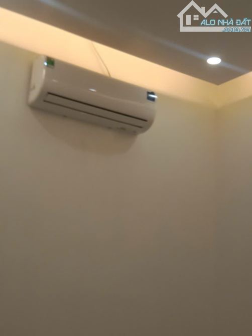 Bán nhà mới xây đã có nội thất chỉ cần kê thêm giường tủ là vào ở ngay gần QT lam Sơn - 4