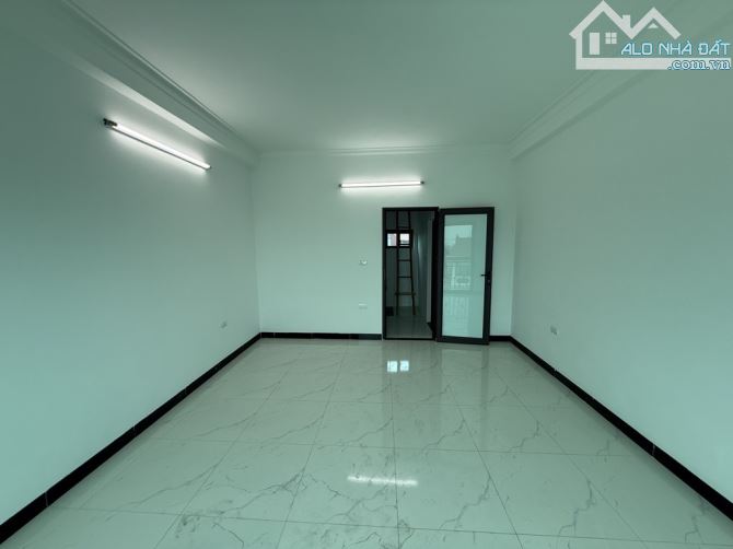 Nhà đẹp 4 tầng DT 78m, hơn 6 tỏi  Vĩnh Quỳnh, Thanh Trì - 4