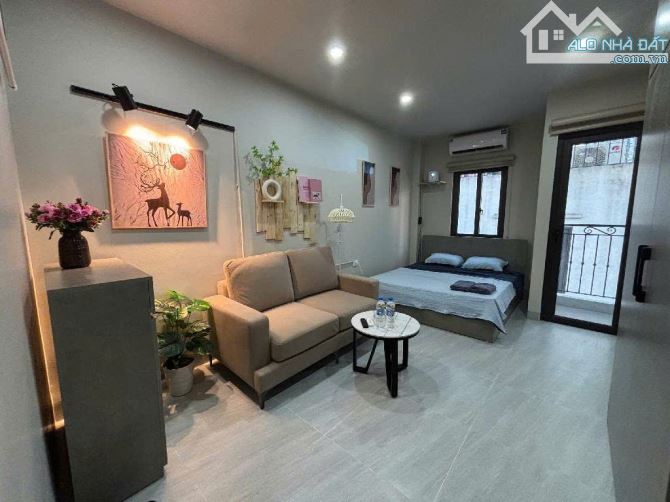 (Tin thật 100%) Bán tòa CHDV - Homestay ở phố Mễ Trì - Ô tô vào nhà - Cách phố 35m - DT - 4
