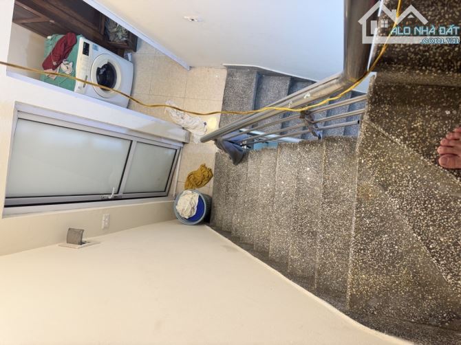 Bán nhà cách chân cầu Chương Dương 500m- đủ nội thất ở ngay, ô tô đỗ cổng- Chẵn 6 tỷ - 4