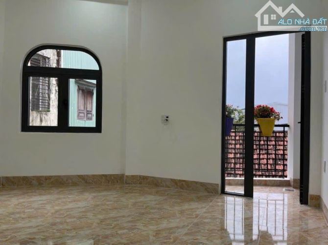 Nhà 2 Tầng Góc 2 Mặt Thoáng Mới - Chỉ 3 tỷ x - 4
