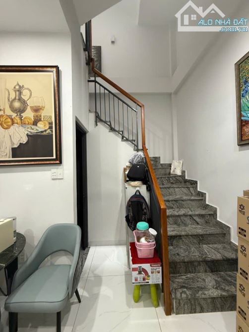 🏠 NHÀ NỞ HẬU CHỮ L - 3 TẦNG - HẺM 3 GÁC THÔNG Q4 - 4