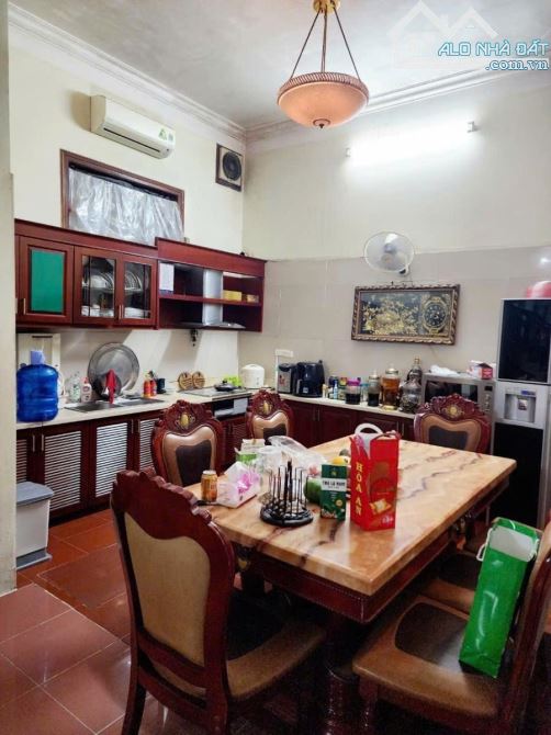 CẦU GIẤY - NHÀ DÂN XÂY CỰC CHẮC - LÔ GÓC - GẦN Ô TÔ - 50M RA PHỐ NGUYỄN VĂN HUYÊN -14.9TỶ - 4