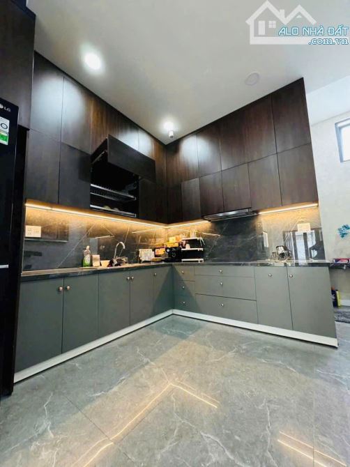 NHÀ VIP–GIÁ TỐT NHẤT-THANG MÁY– BÀNH VĂN TRÂN- NGANG  6,5m– DT KHỦNG 111m2 – 5 TẦNG MỚI – - 4