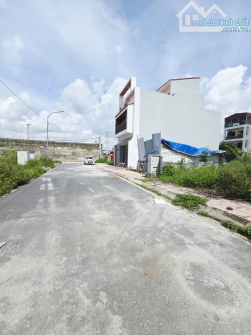 Bán lô đất 2 mặt tiền trước sau 123m Tổ 6 thị trấn An Dương giá chỉ 4,x tỷ - 4