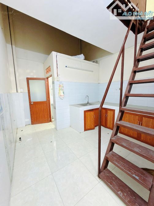 Nhà hẻm thẳng cách mặt tiền Dương Bá Trạc vài bước chân P.Chánh Hưng - 4