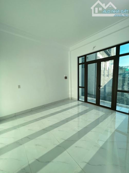 Bán căn nhà 3 tầng Trần Lãm có chỗ để oto - 4