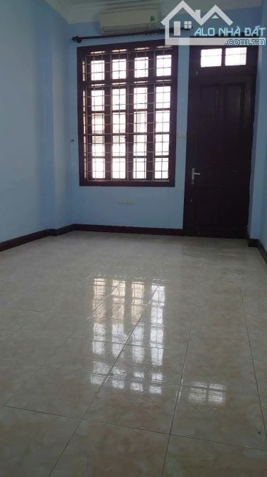 Cho thuê nhà nguyên căn tại ngõ 463 Đội Cấn, phường Đội Cấn, Ba Đình. DT 30m x 5 tầng, - 4