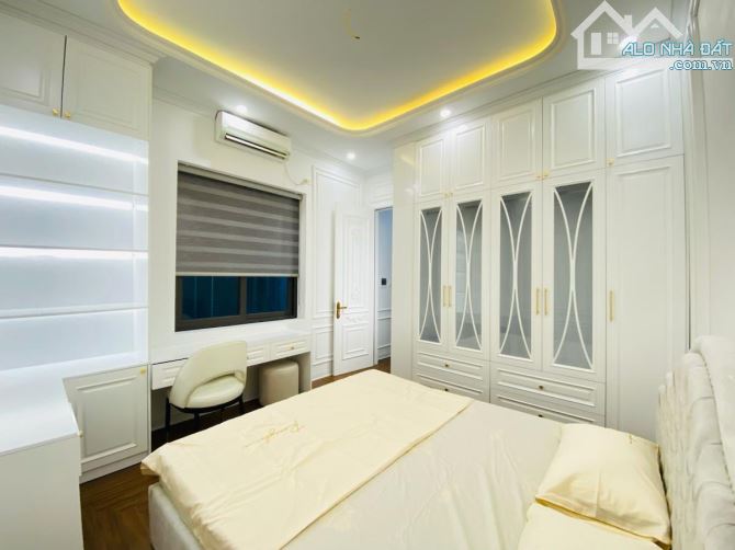 BÁN NHANH PHÂN LÔ NGUYÊN HỒNG 40M MẶT TIỀN RỘNG 5,2M VỈA HÈ – KINH DOANH – TRUNG TÂM CHỈ 1 - 4