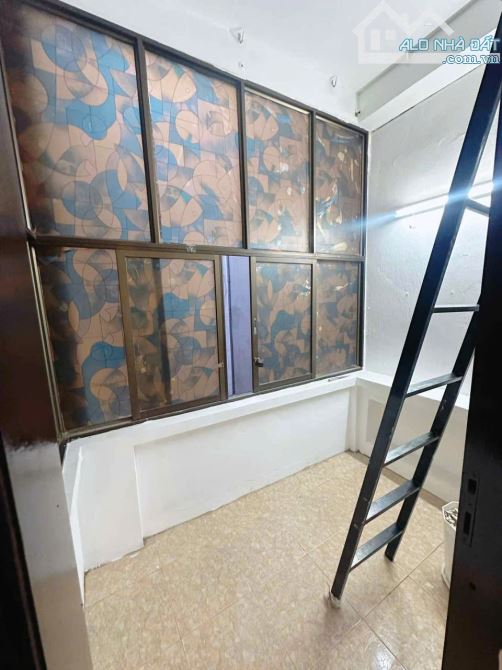 Cho thuê nguyên nhà ngõ 143 Đông Các - Ô Chợ Dừa - Đống Đa - Hà Nội. DT 20m x 4 tầng, giá - 4