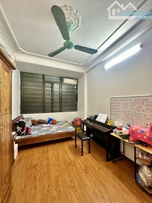 Bán nhà riêng dân cây 34m2, 5 tầng-Trịnh Đình Cửu. Ngõ thông, gần phốgì nhiều tiện ích - 4