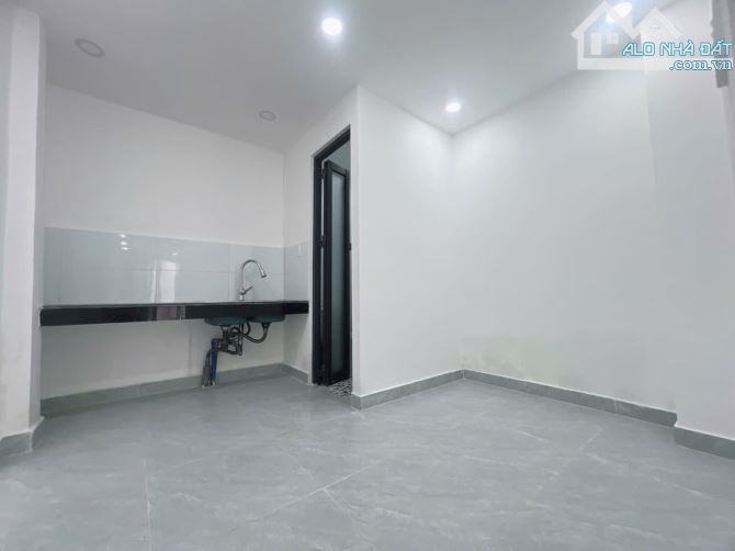 BÁN NHÀ QUẬN 4 MỚI 2 TẤM 2 MẶT TIỀN HẺM GIÁ 3 TỈ 5 SỔ RIÊNG PHÁP LÍ CHUẨN GIÁP Q1 - 4