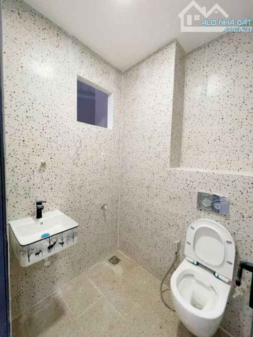 BÁN NHÀ Q4 MỚI XÂY 3 TẤM KHU DÂN TRÍ CAO 45m2 ĐẤT GIÁ 4TỈ 5 SỔ RIÊNG GẦN MẶT TIỀN - 4