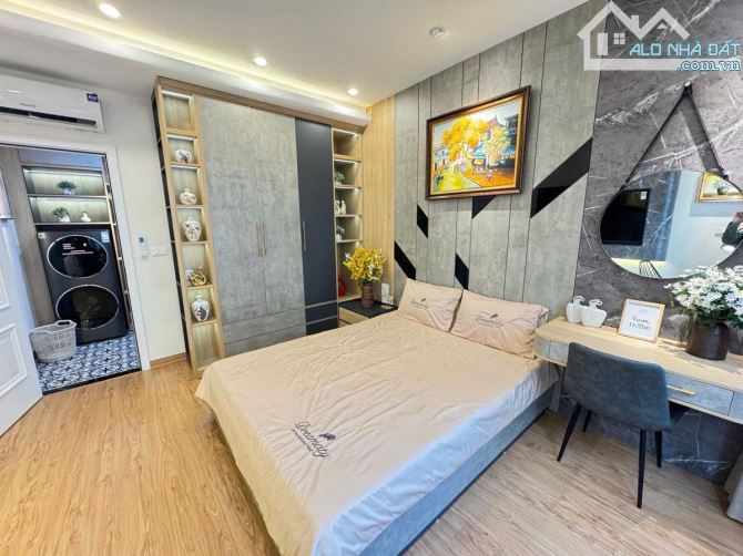 TOÀN NHÀ ĐẸP GẦN PHỐ -SÁT NGÃ TƯ SỞ-6 TẦNG THANG MÁY -KINH DOANH -TT QUẬN -13.8 TỶ - 4