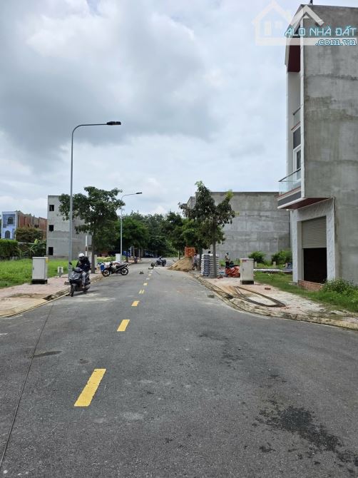 Bán nhà gần vòng xoay An Phú, p.An Phú, Tp.Thuận An chỉ 3,55 tỷ TL M7477 - 4